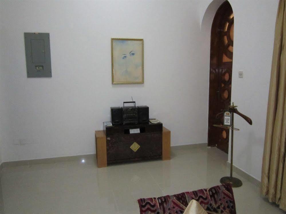 Qurum Beach Hotel มัสกัต ภายนอก รูปภาพ